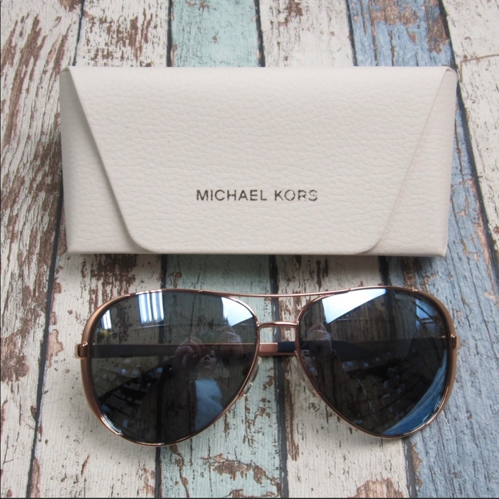 Michael Kors Sunglasses 🕶 - Picture 6 of 7